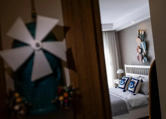 Chic 2br Center Flat