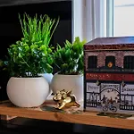 Chic 2br Center Flat * Antalya