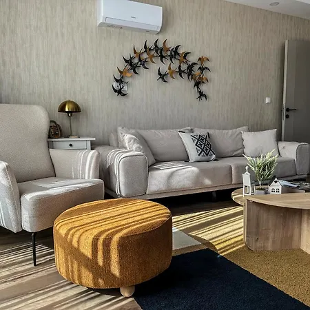 Chic 2br Center Flat Апартаменты Анталья