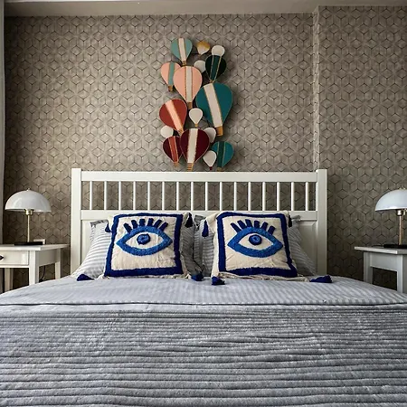 Chic 2br Center Flat *