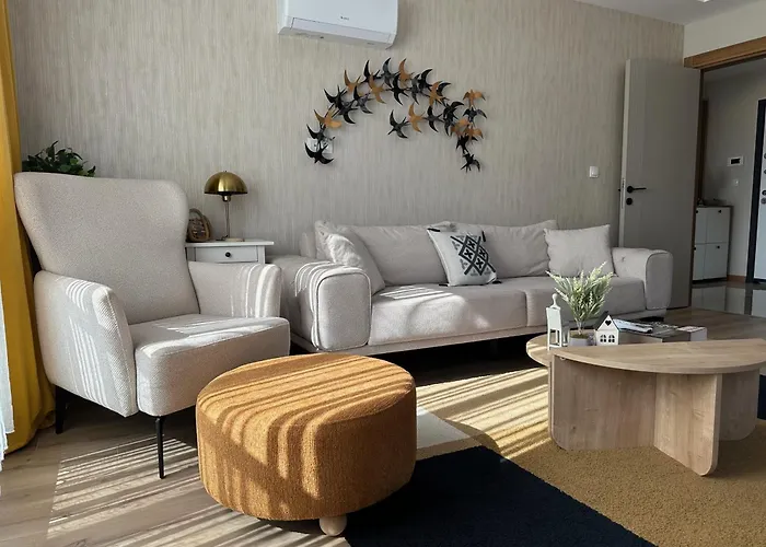 Апартаменты Chic 2br Center Flat Анталья