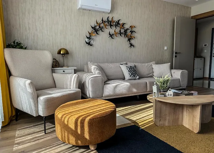 Chic 2br Center Flat شقة أنطاليا