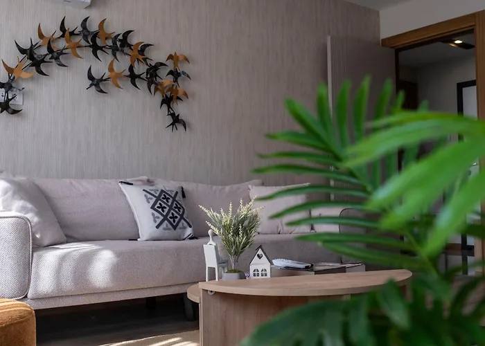 Апартаменты Chic 2br Center Flat Анталья