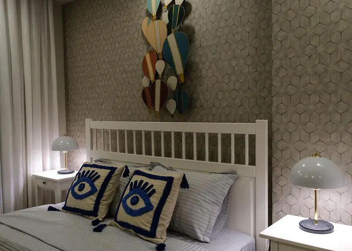 Chic 2br Center Flat شقة