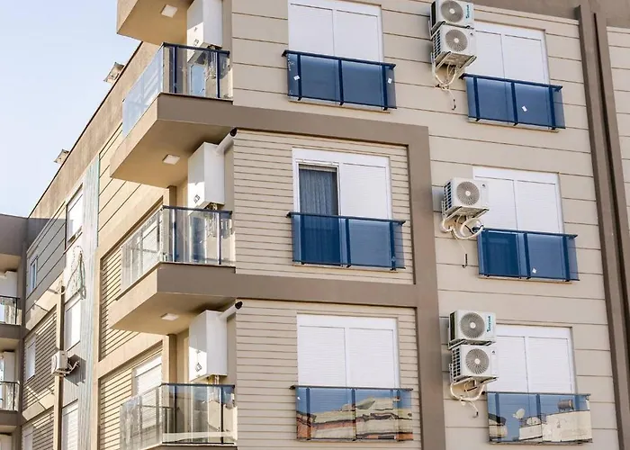 Апартаменты Chic 2br Center Flat *