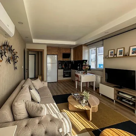 Chic 2br Center Flat