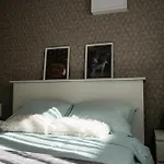 Chic 2br Center Flat