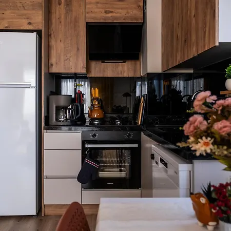 Chic 2br Center Flat
